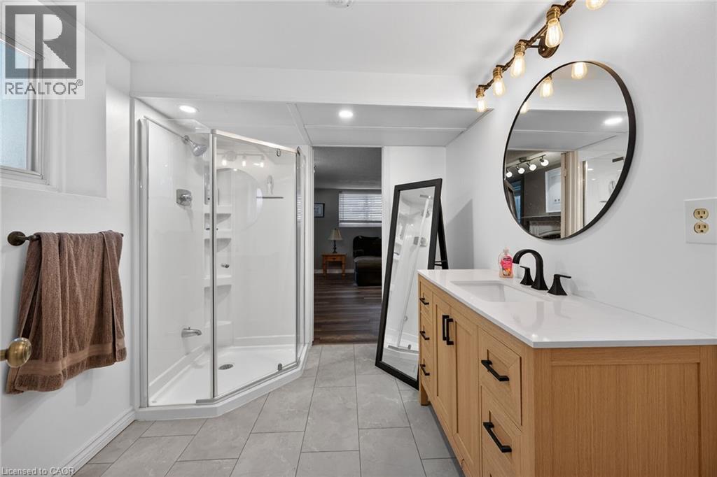 25 INVERNESS Avenue - 33