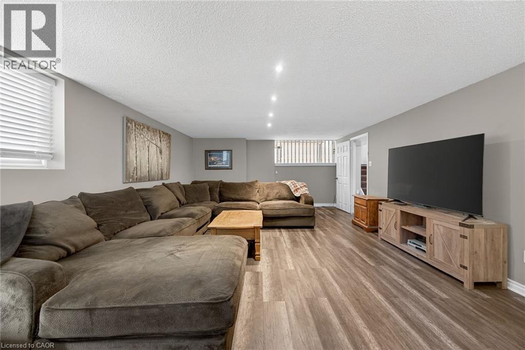 25 INVERNESS Avenue - 30