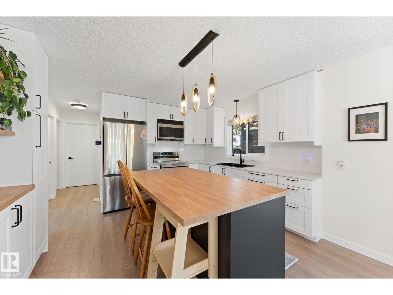 354 VILLAGE DR — photo 13