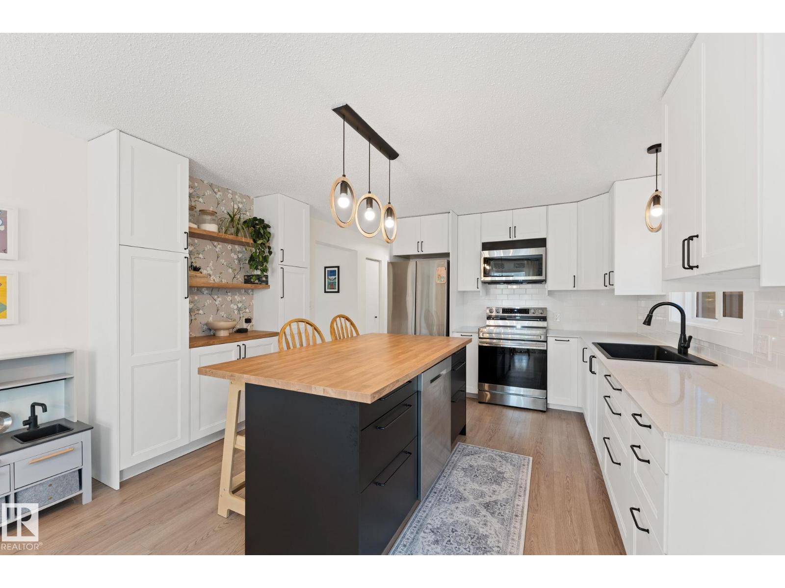 354 VILLAGE DR — photo 14