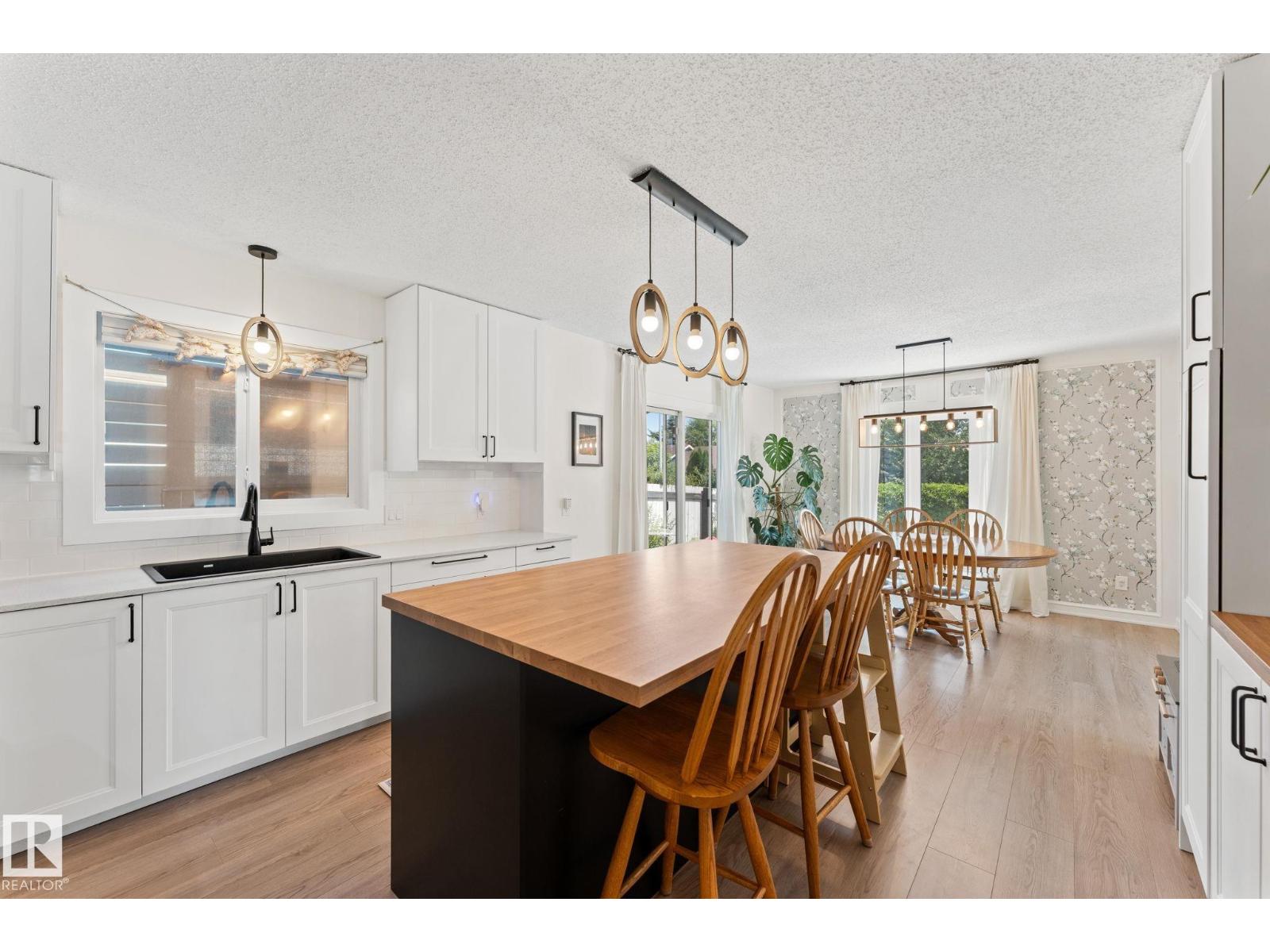 354 VILLAGE DR — photo 15