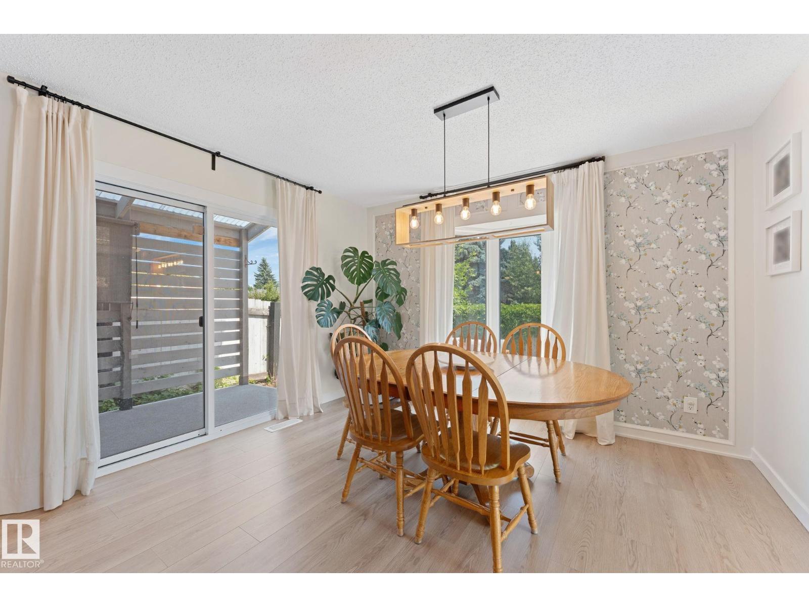 354 VILLAGE DR — photo 18