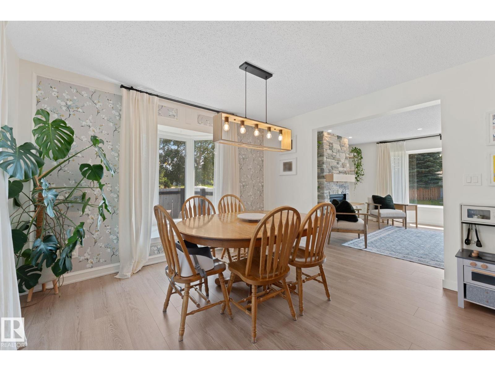 354 VILLAGE DR — photo 19