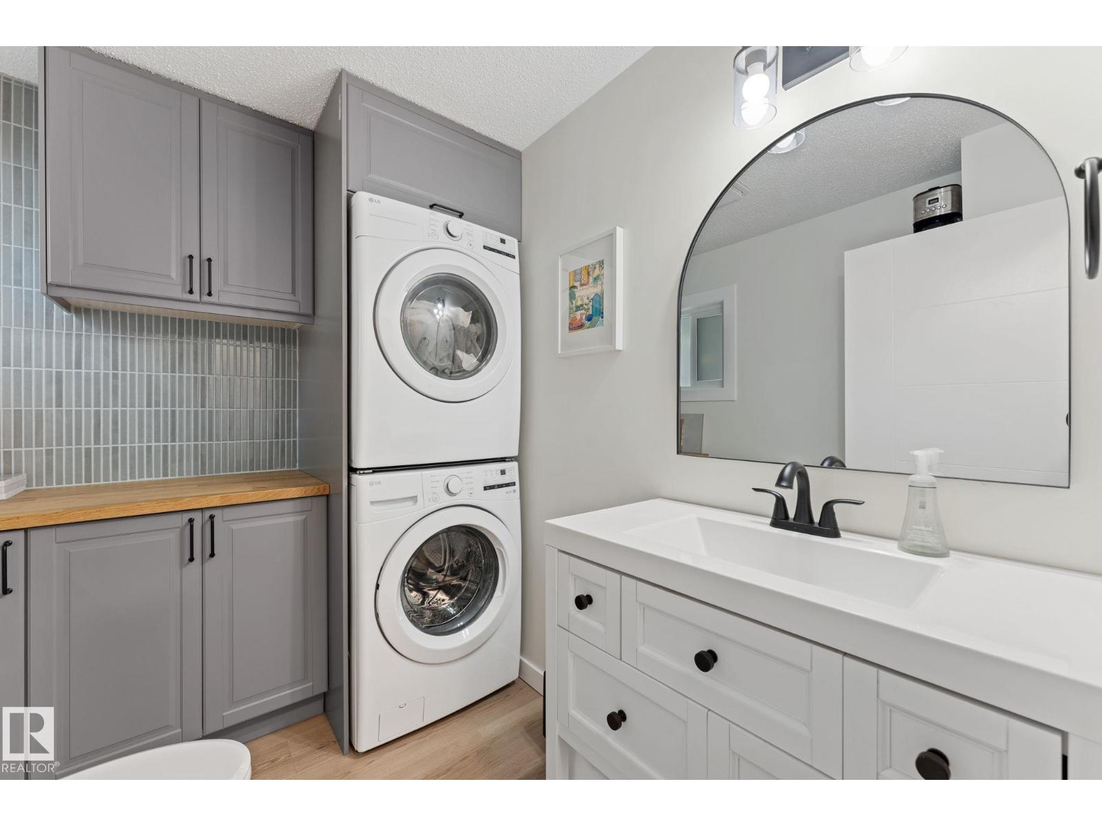 354 VILLAGE DR — photo 21