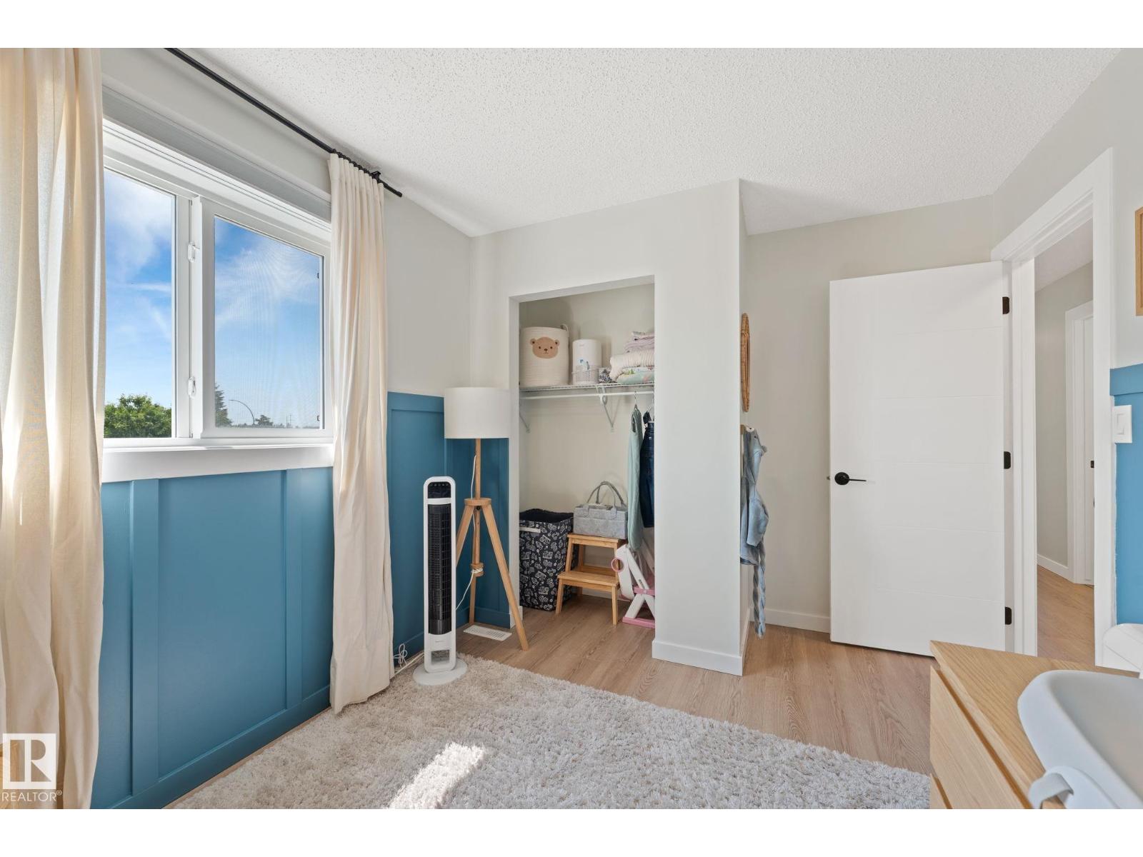 354 VILLAGE DR — photo 30