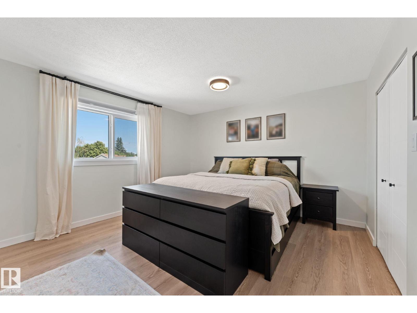 354 VILLAGE DR — photo 31
