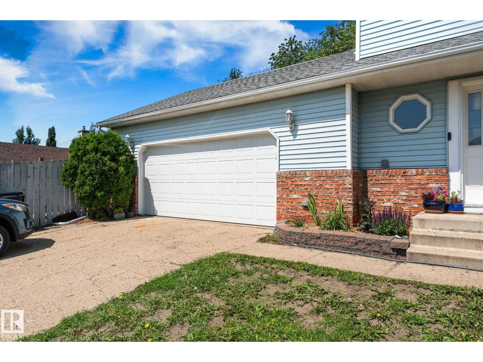 354 VILLAGE DR - photo 4