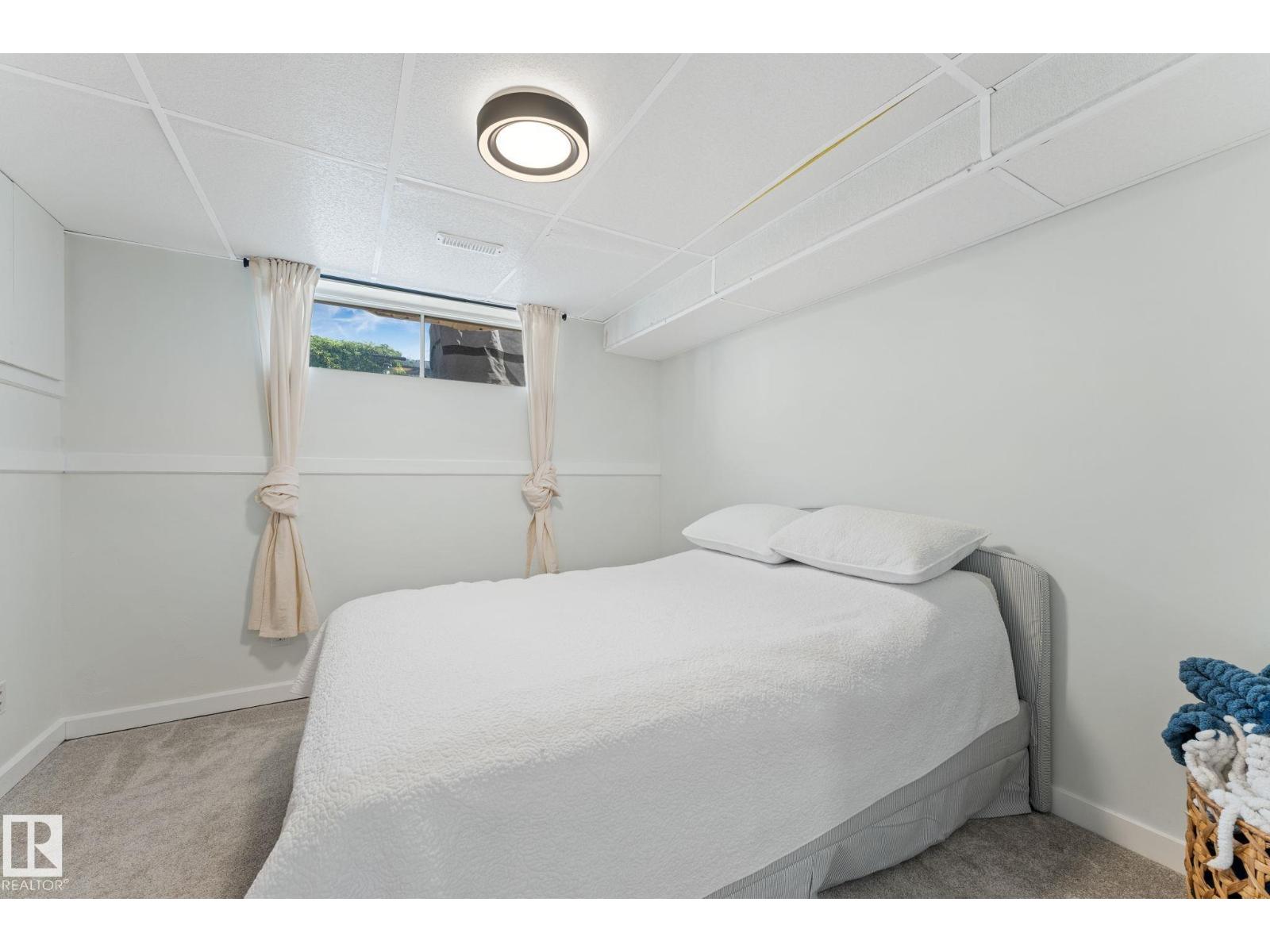 354 VILLAGE DR — photo 40