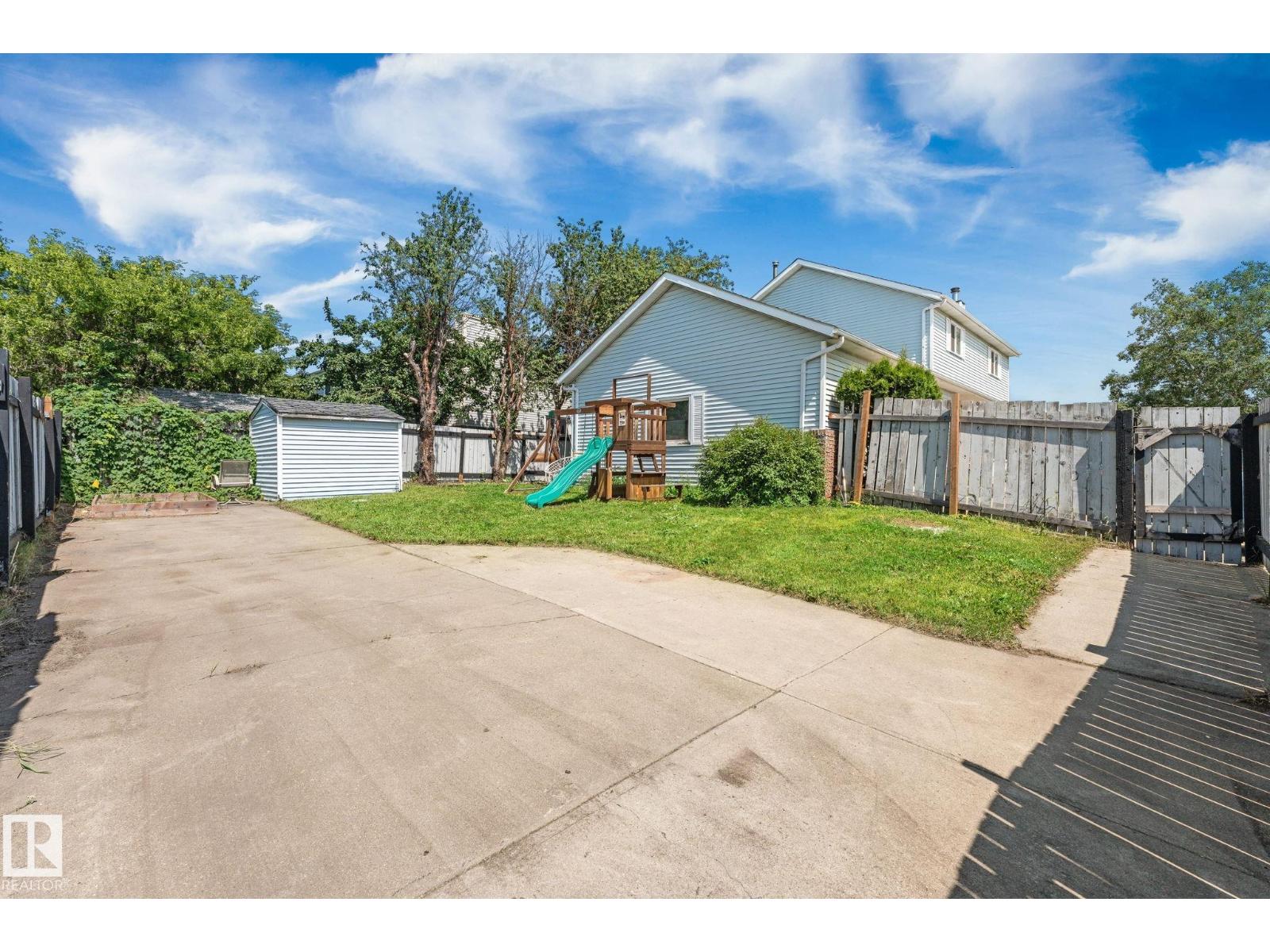 354 VILLAGE DR — photo 47