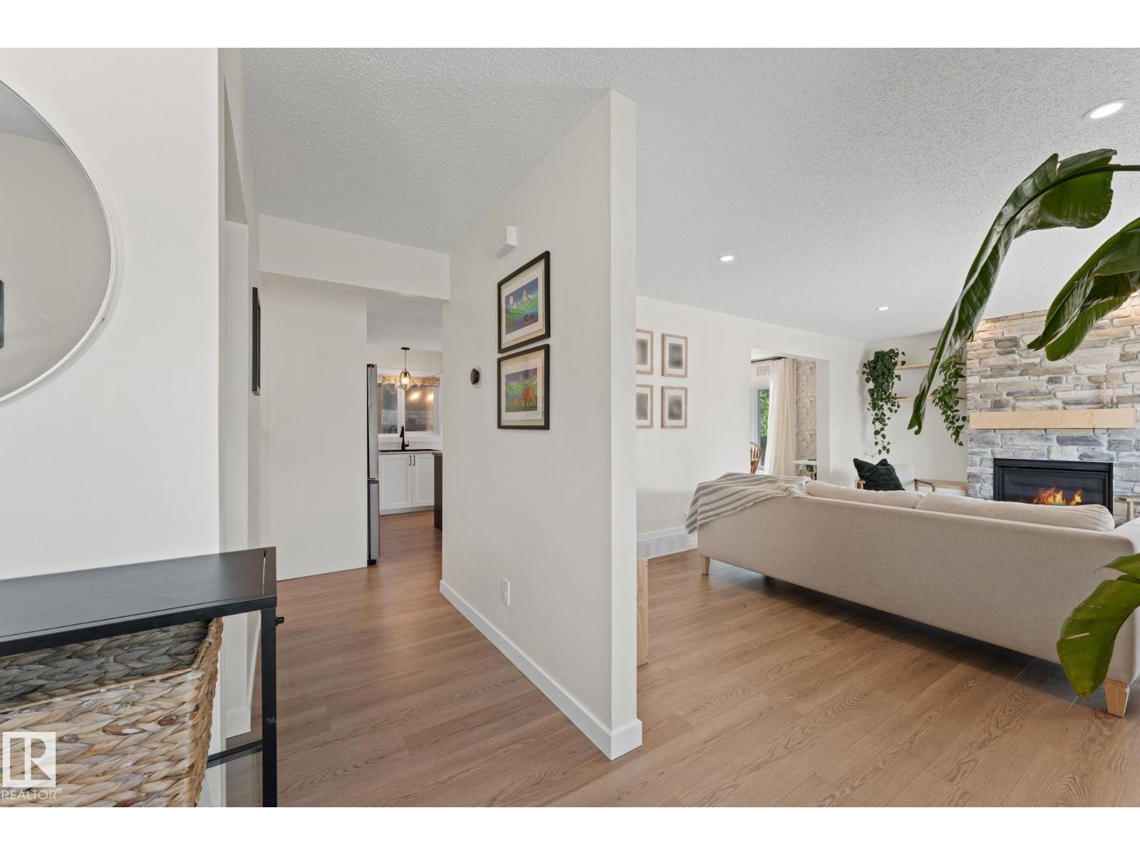 354 VILLAGE DR — photo 7