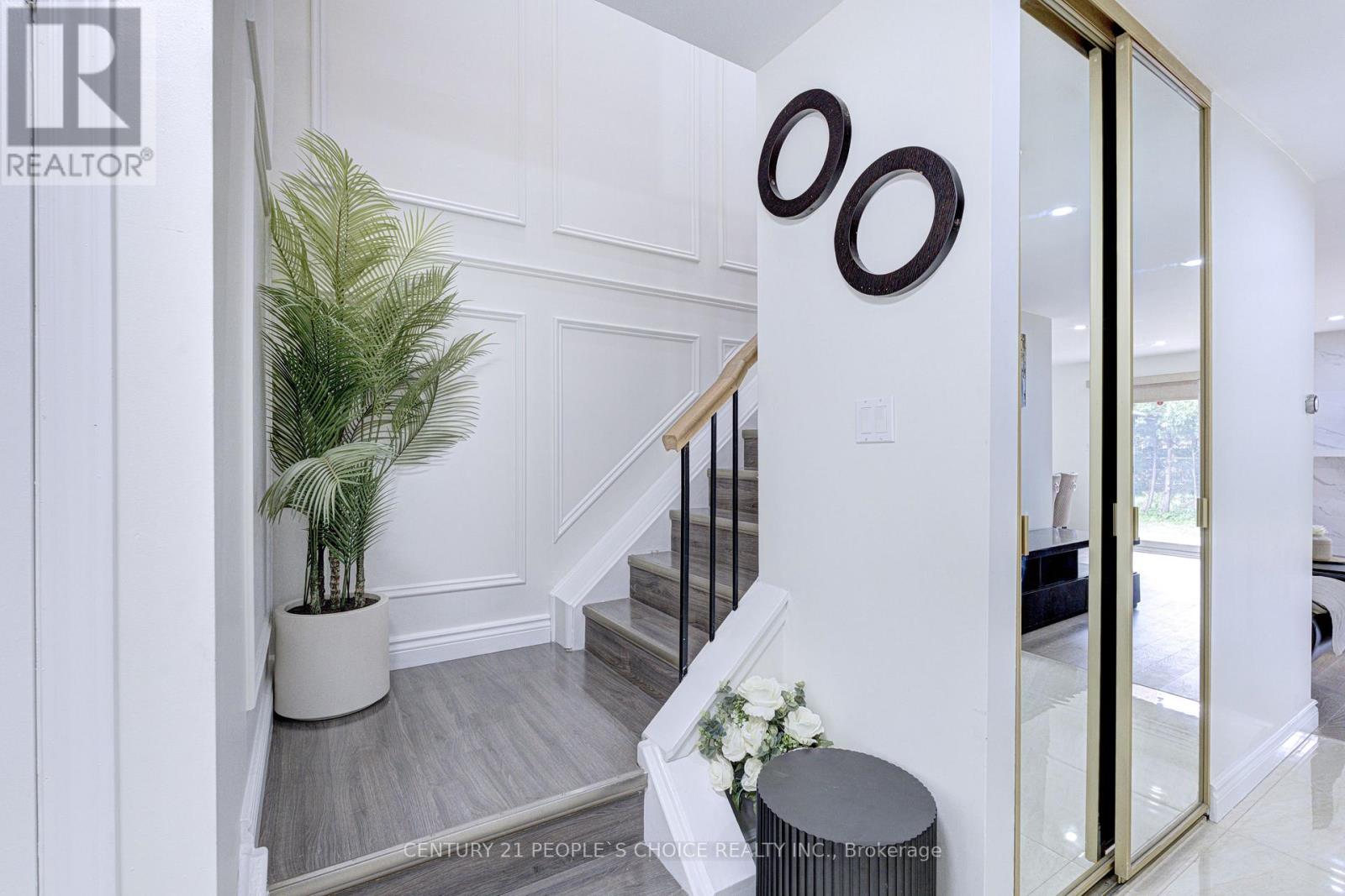 27 REYNIER DRIVE - 19
