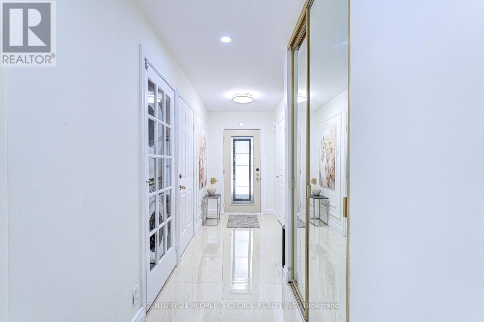 27 REYNIER DRIVE - 18