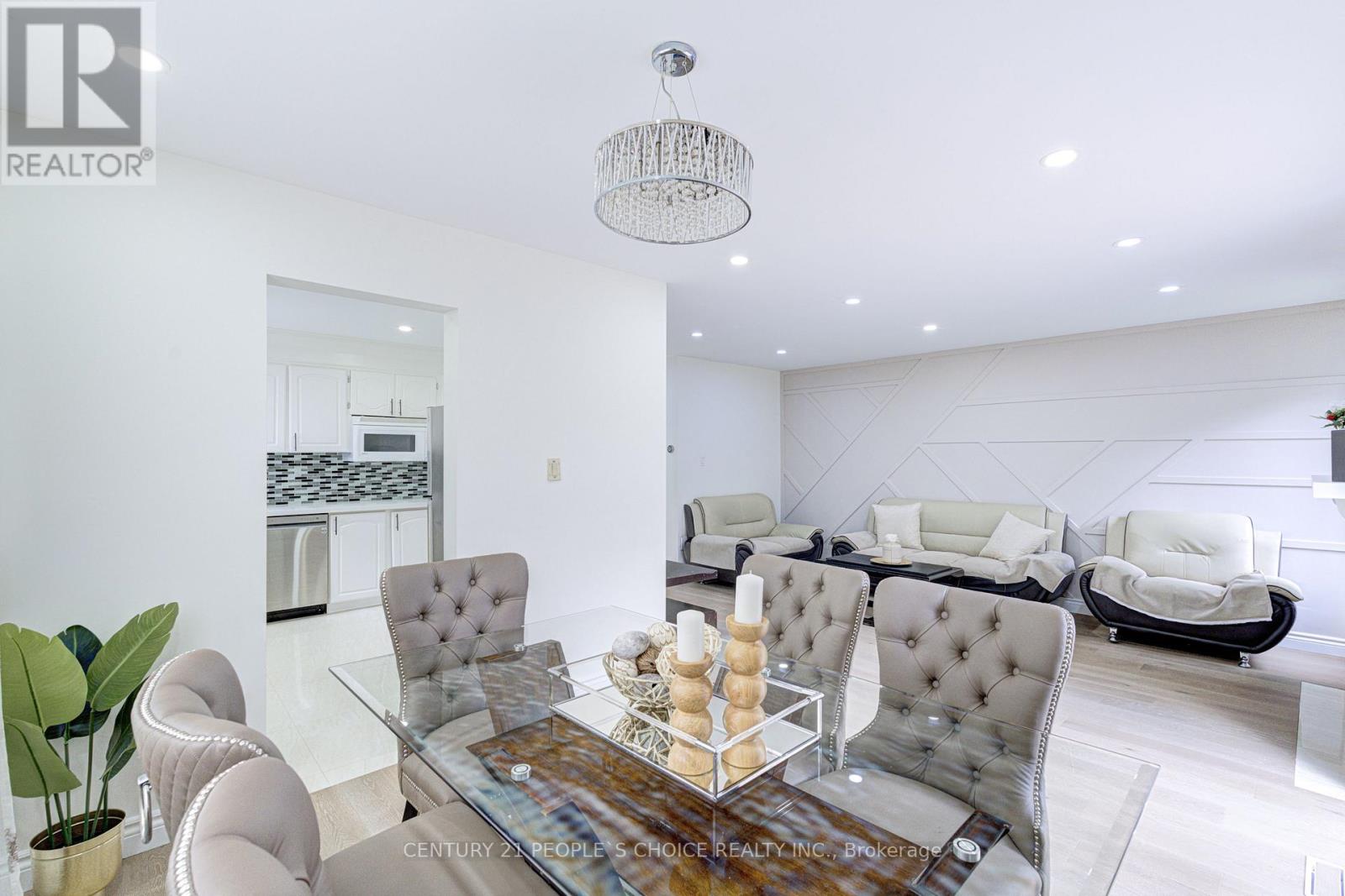 27 REYNIER DRIVE - 21