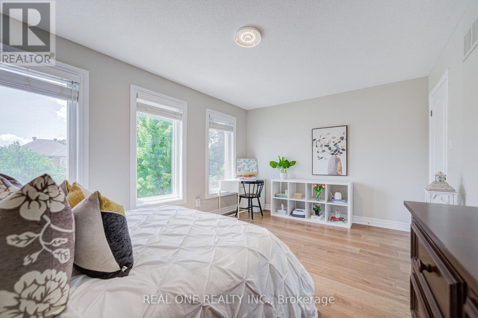 2463 PARKGLEN AVENUE - 32