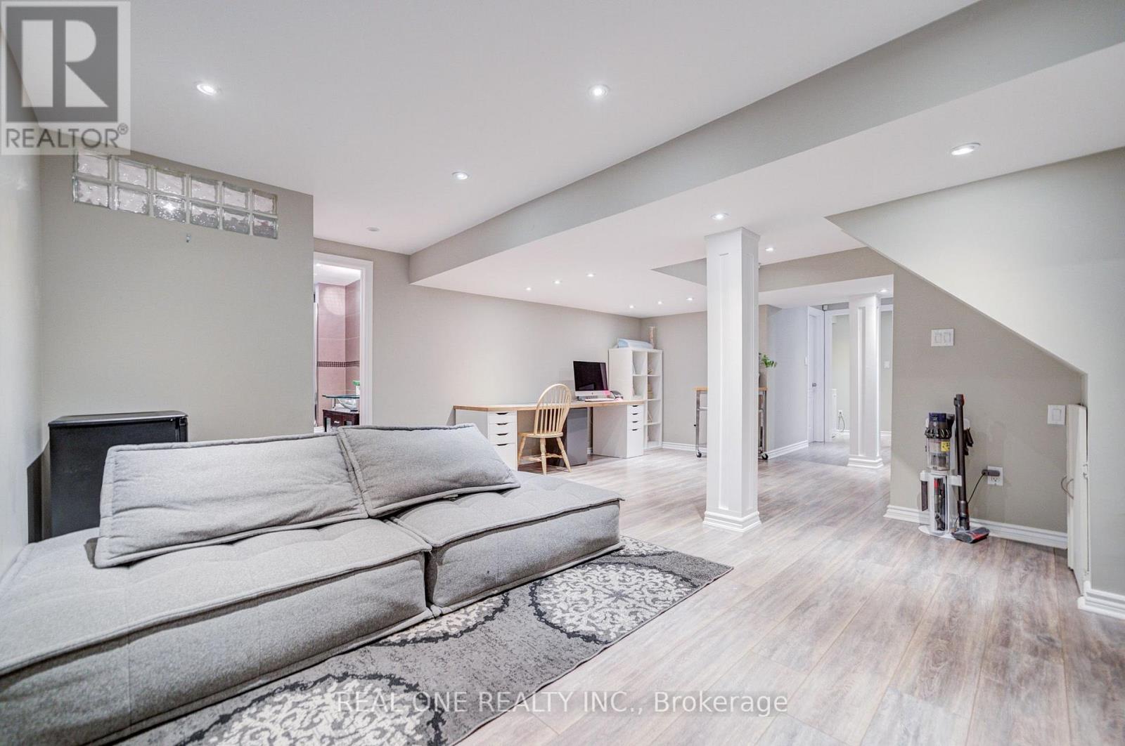 2463 PARKGLEN AVENUE - 37