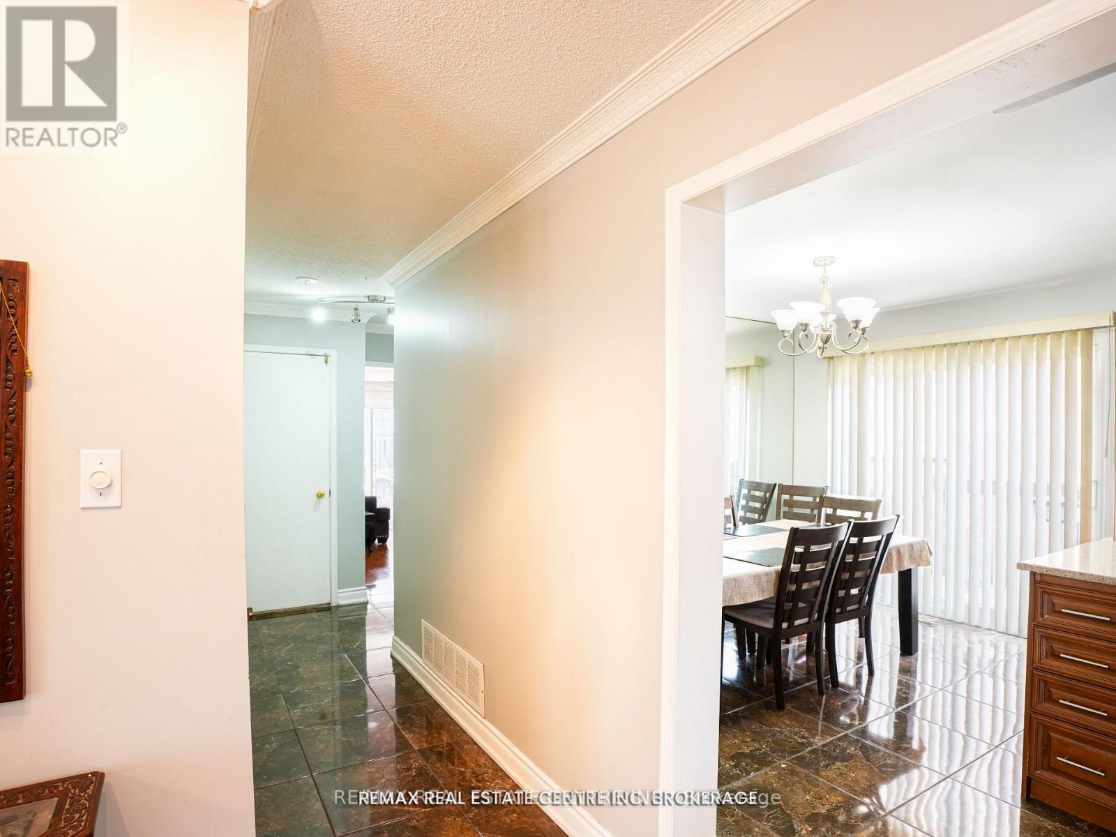4449 IDLEWILDE CRESCENT - 20