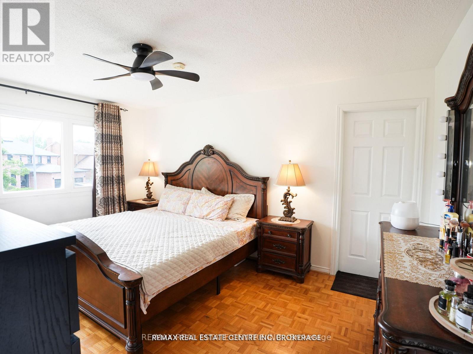 4449 IDLEWILDE CRESCENT - 27