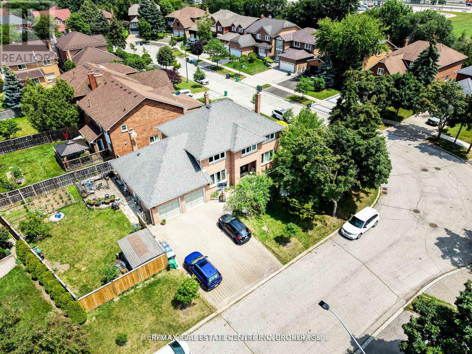 4449 IDLEWILDE CRESCENT - 6