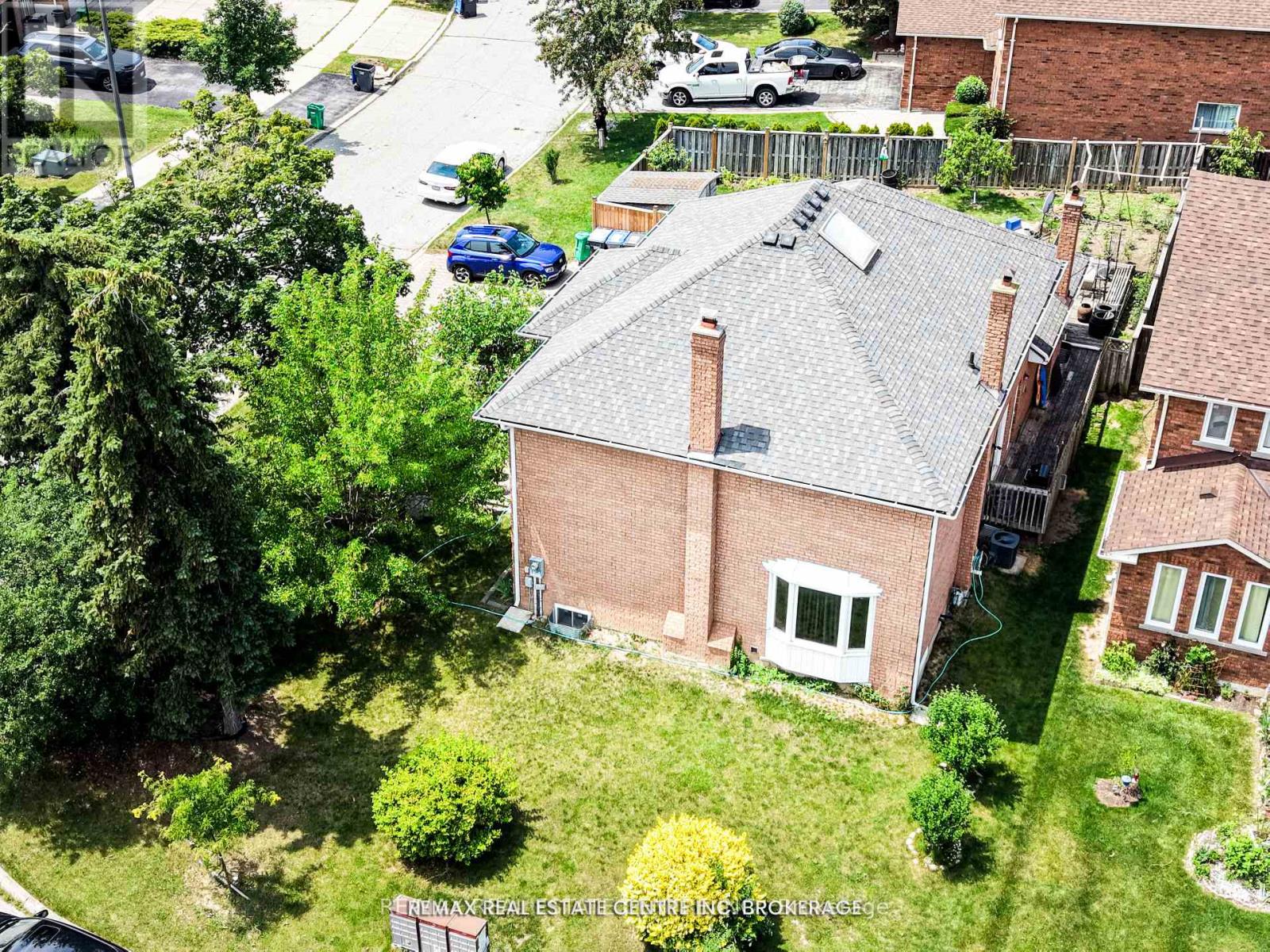 4449 IDLEWILDE CRESCENT - 8