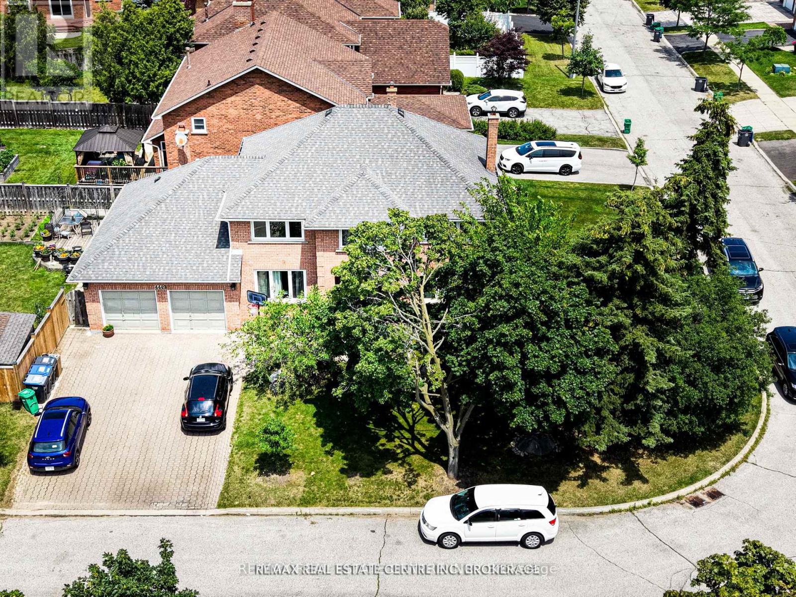 4449 IDLEWILDE CRESCENT - 9
