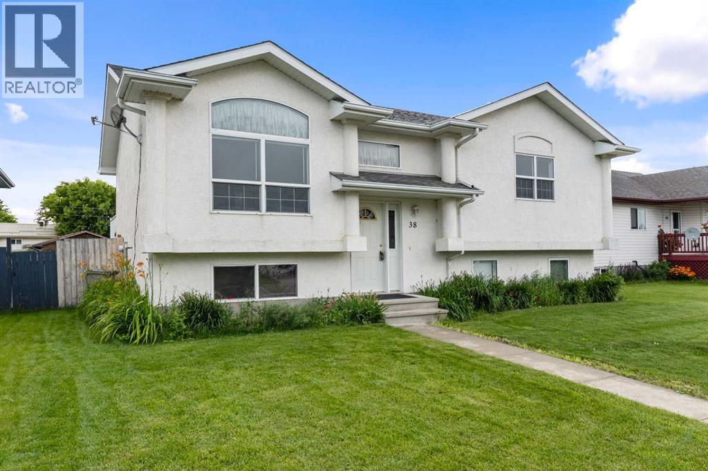 38 Stephens Crescent - 1