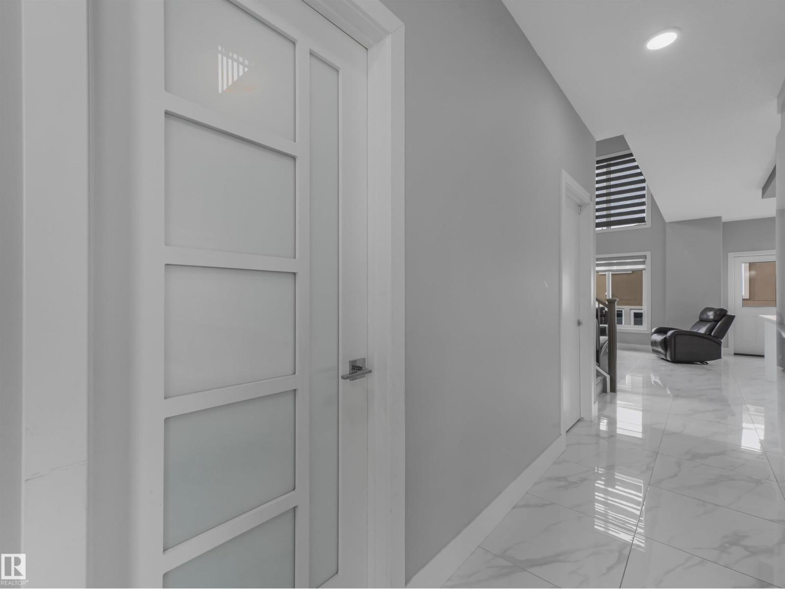 2412 14 AV NW - 9