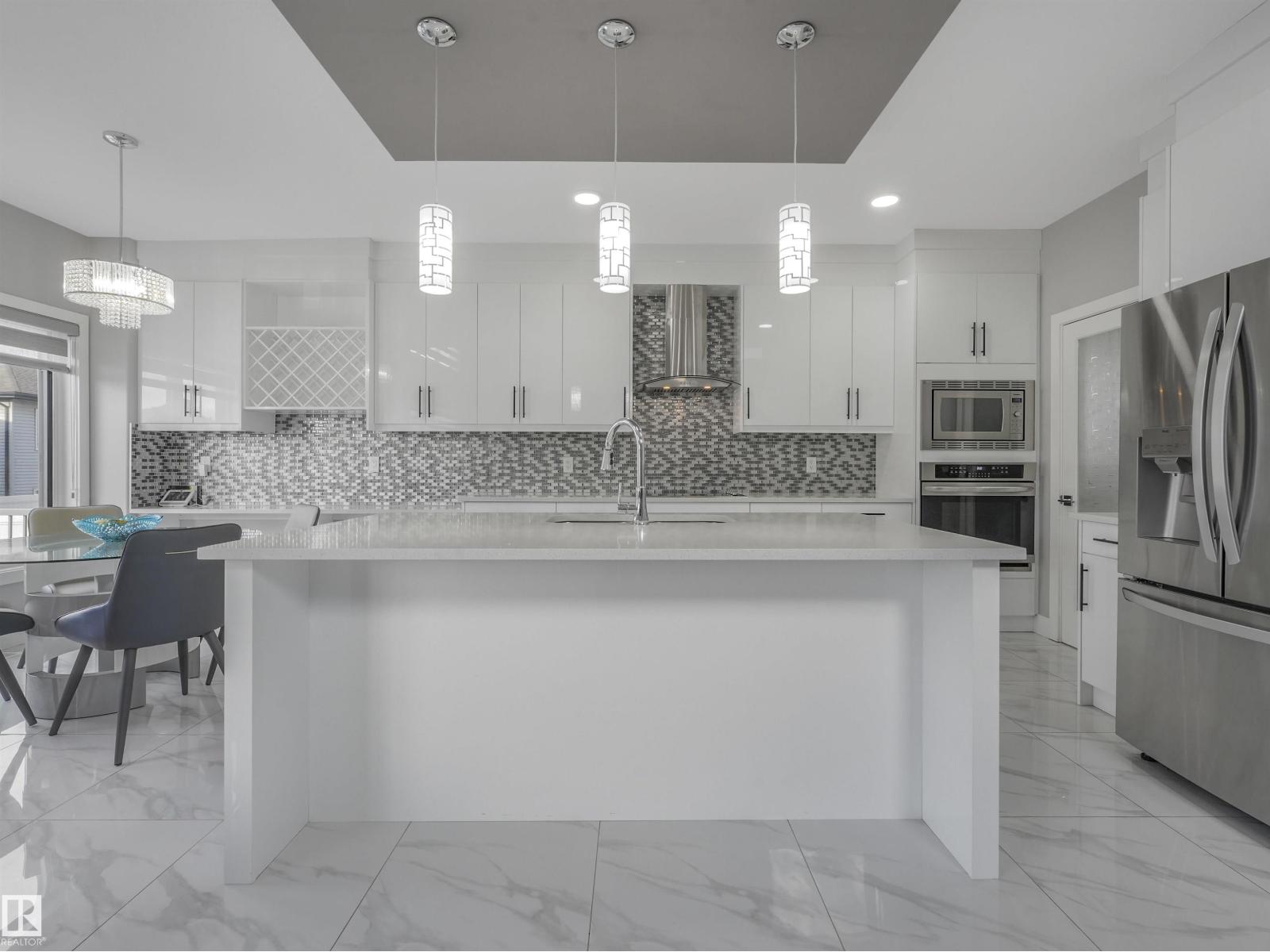 2412 14 AV NW - 13