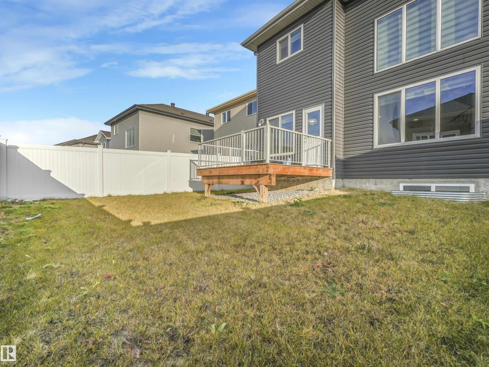 2412 14 AV NW - 47