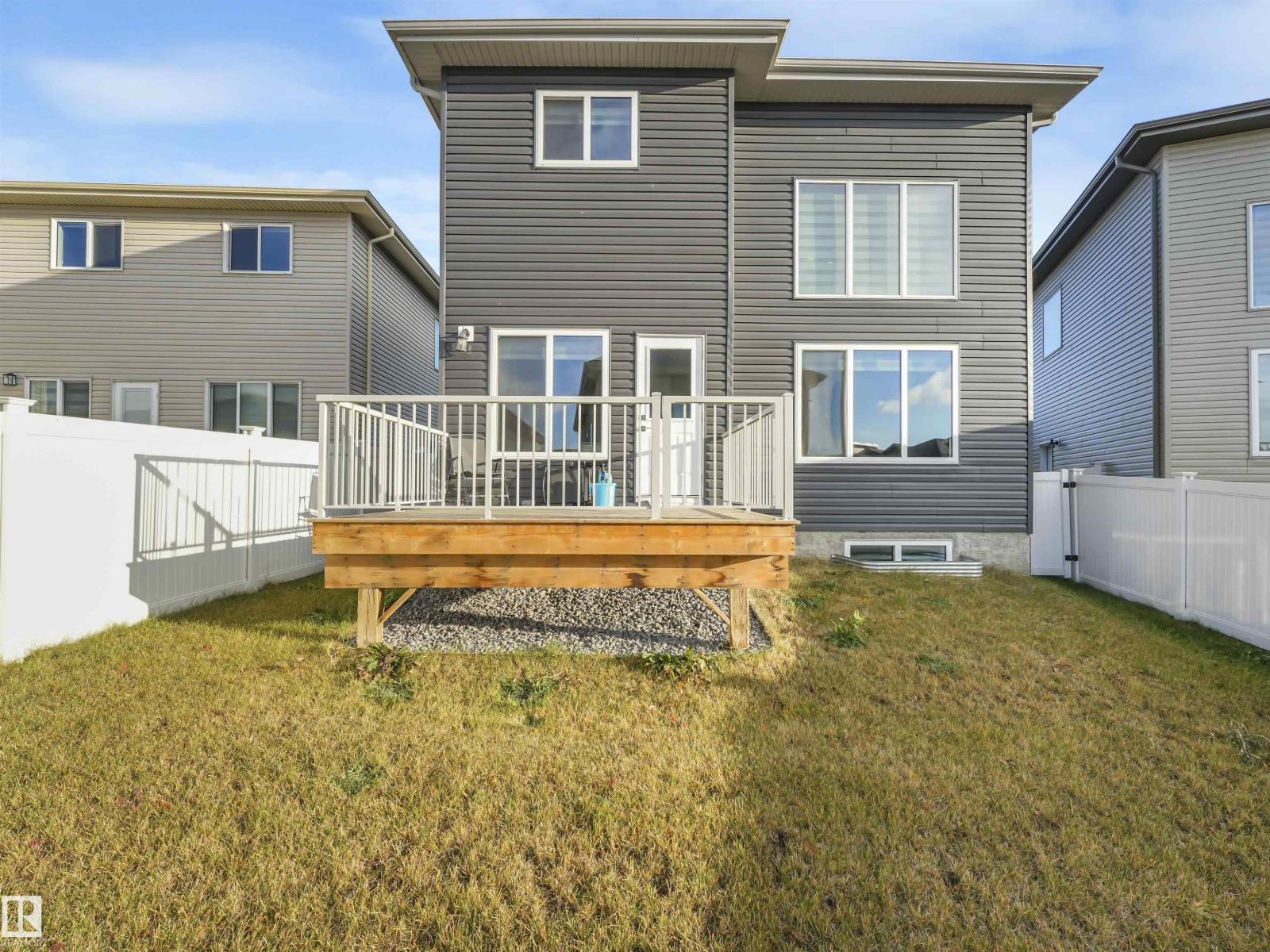 2412 14 AV NW - 45