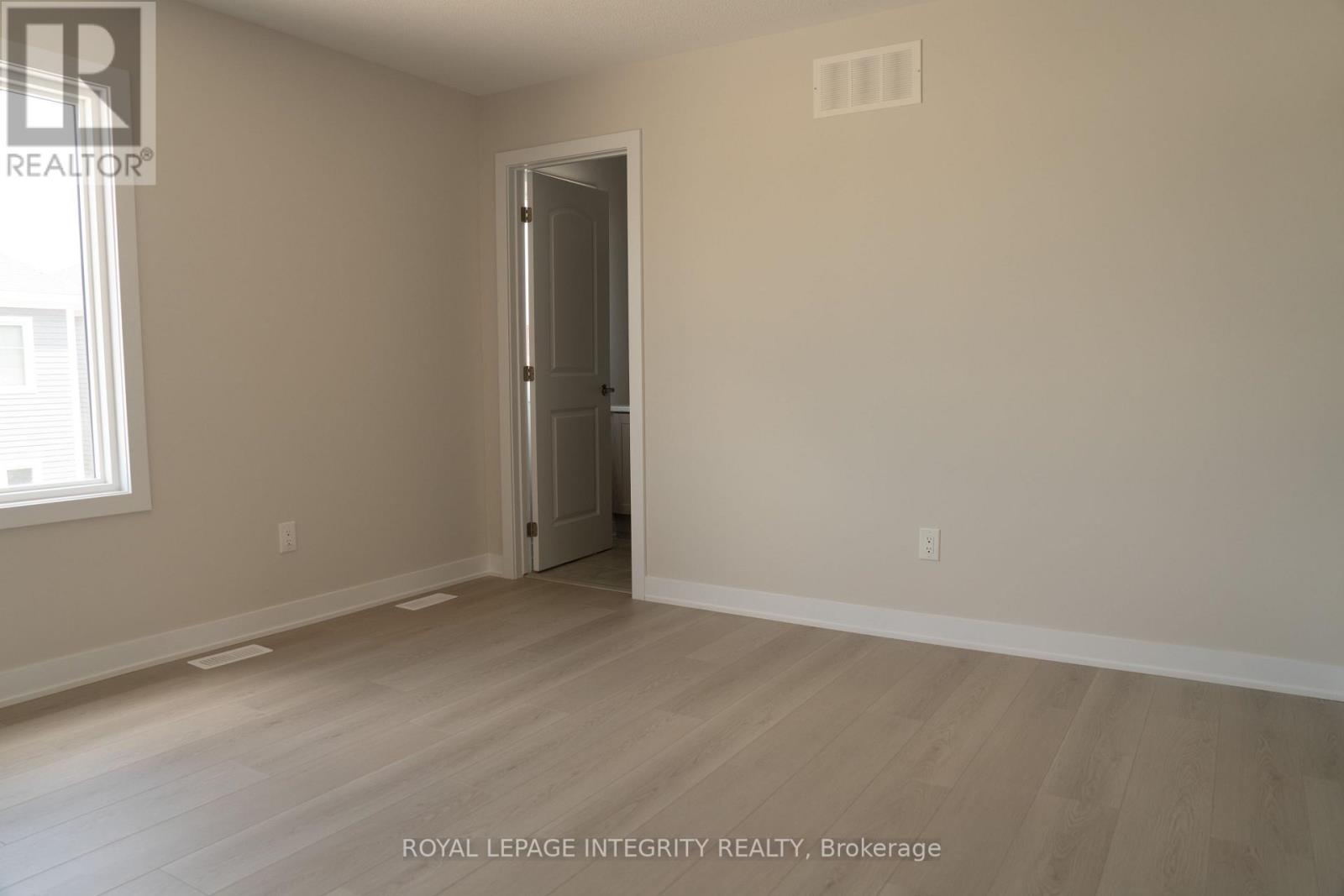735 HAFLINGER ROW, Ottawa. Luxury613. By Peter Sagos - Image 13