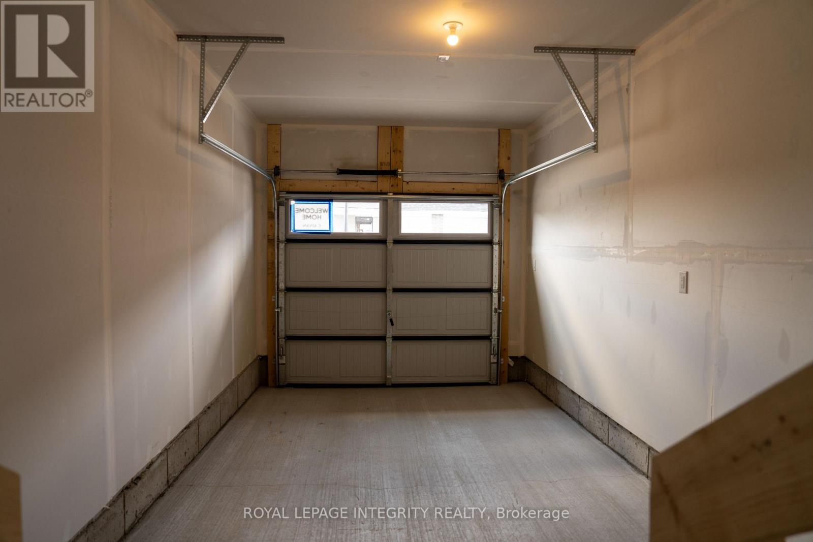 735 HAFLINGER ROW, Ottawa. Luxury613. By Peter Sagos - Image 21