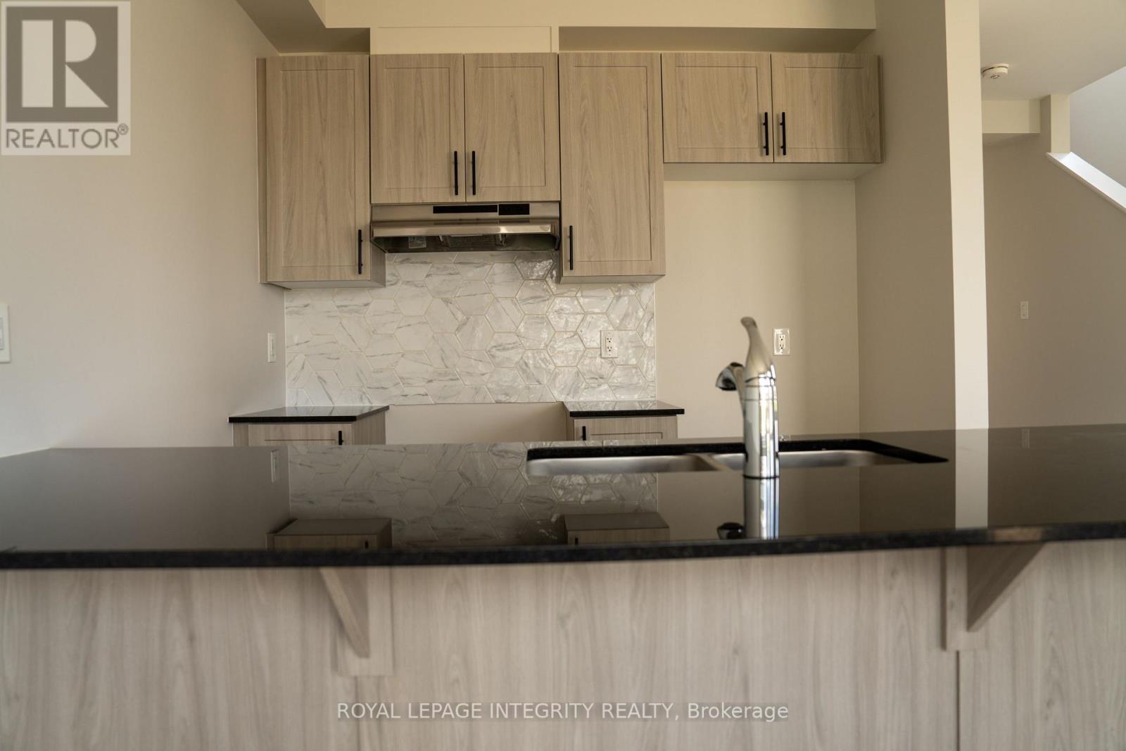 735 HAFLINGER ROW, Ottawa. Luxury613. By Peter Sagos - Image 8