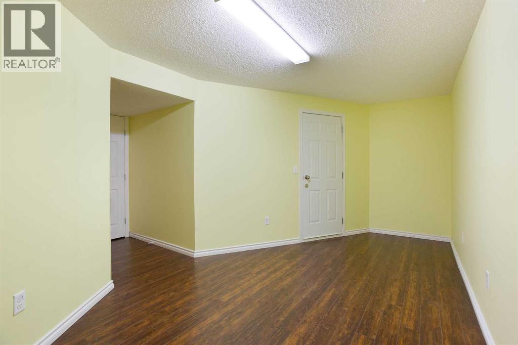 612 Riverside Boulevard NW - 30
