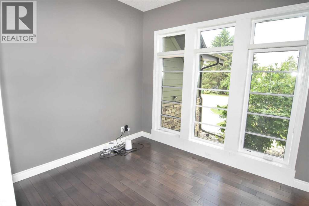 Main floor offer/bedroom