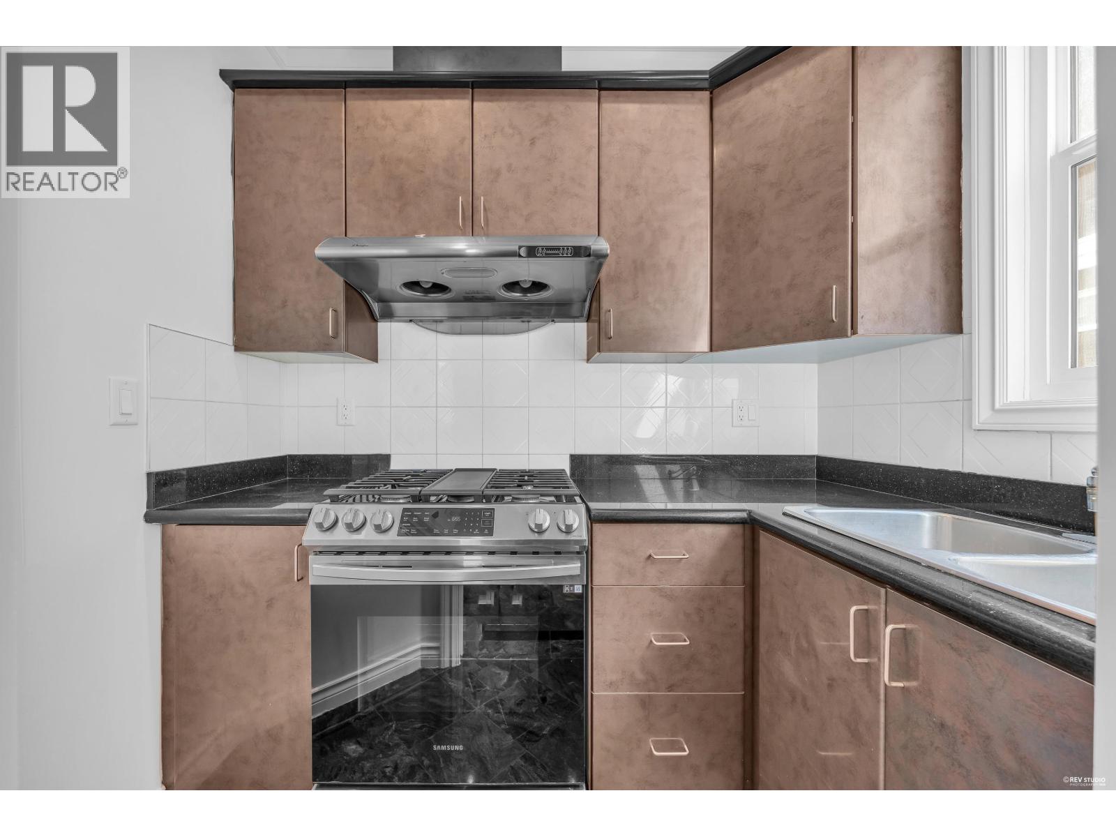 6091 SELMA AVENUE, Burnaby