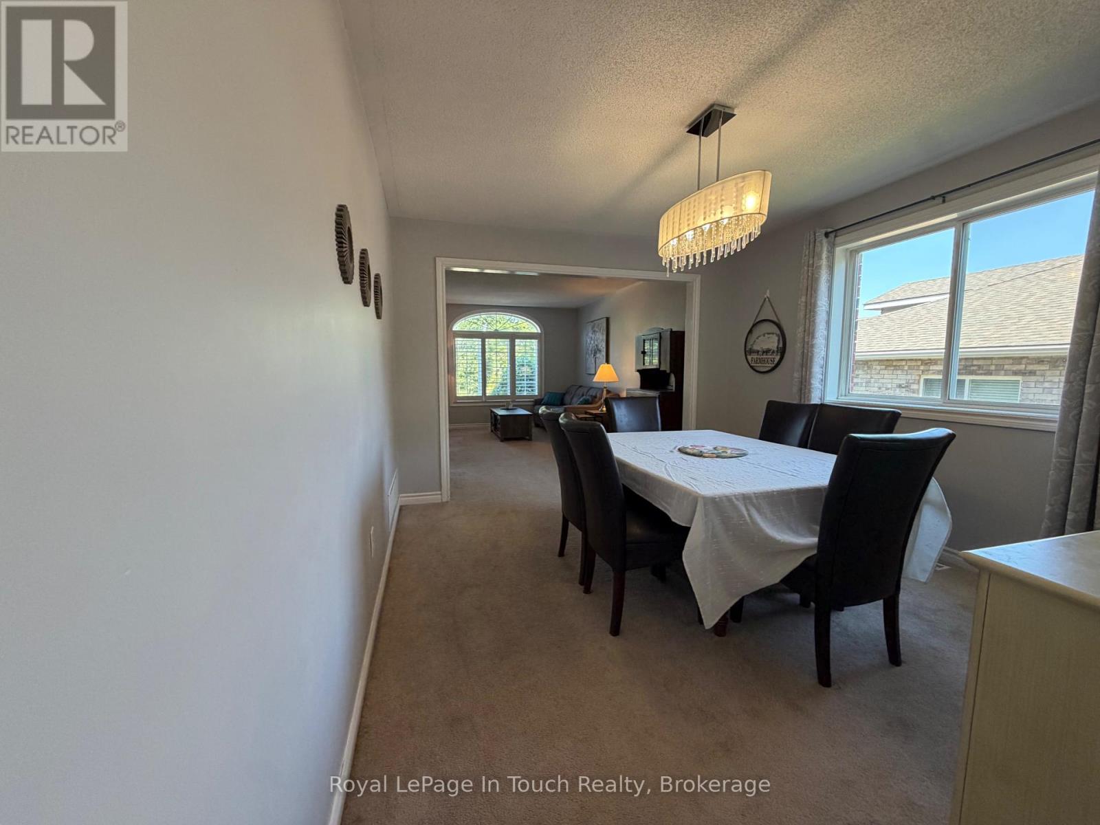 384 KELLER DRIVE - Image 4