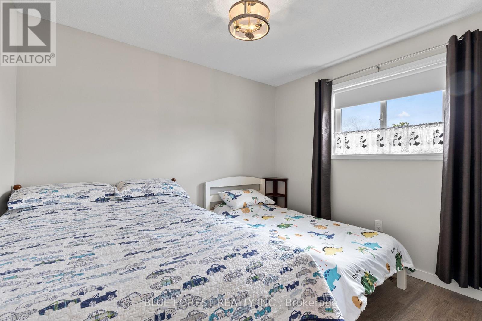275 PORTSMOUTH CRESCENT E - 15
