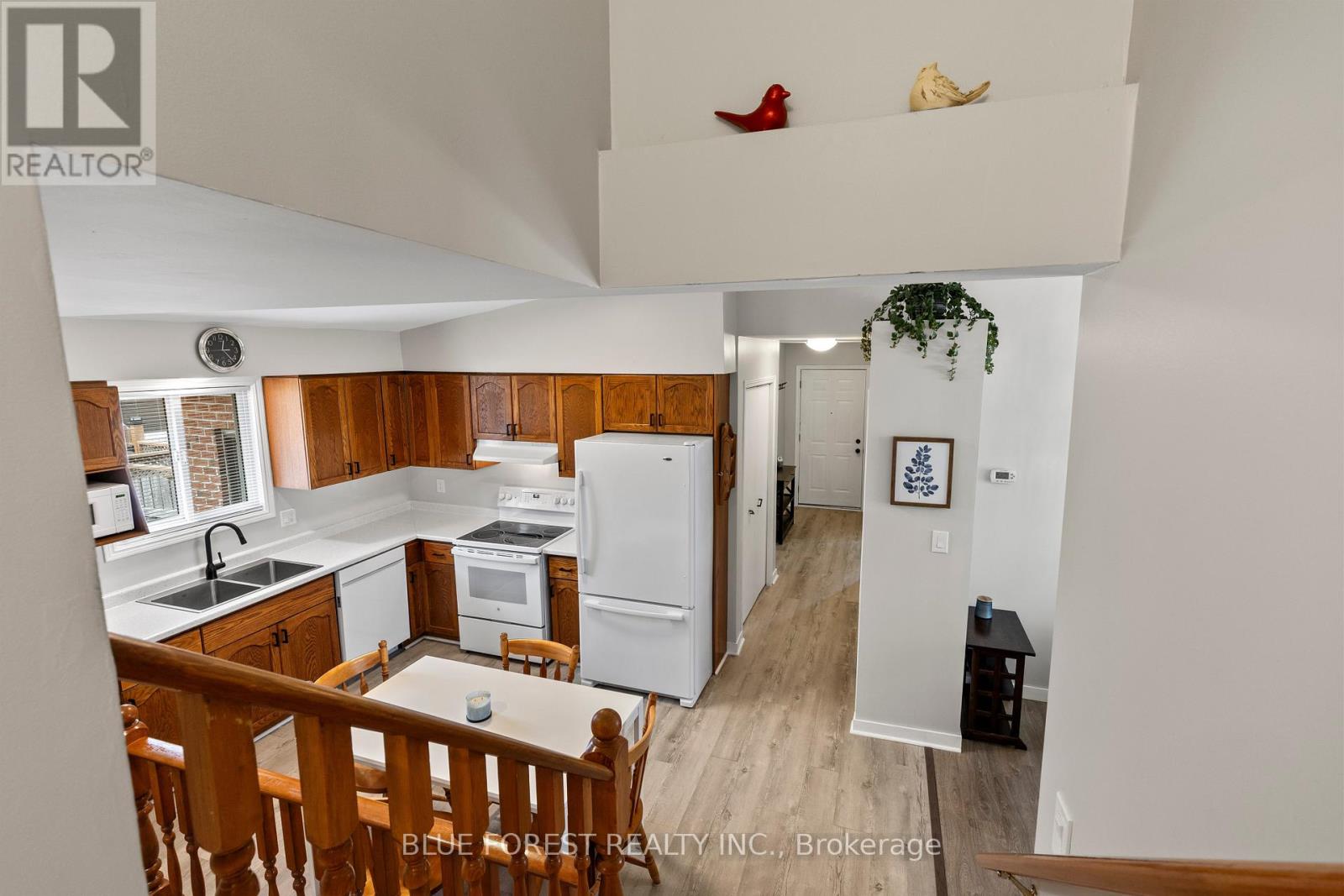 275 PORTSMOUTH CRESCENT E - 21