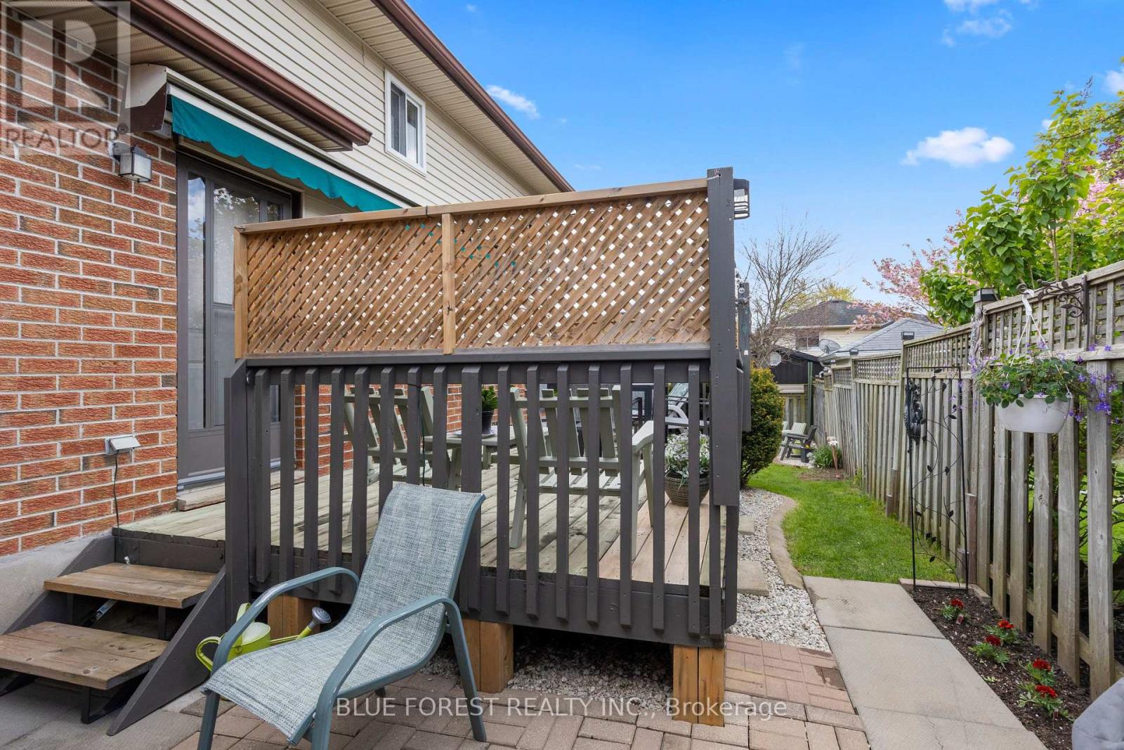 275 PORTSMOUTH CRESCENT E - 37