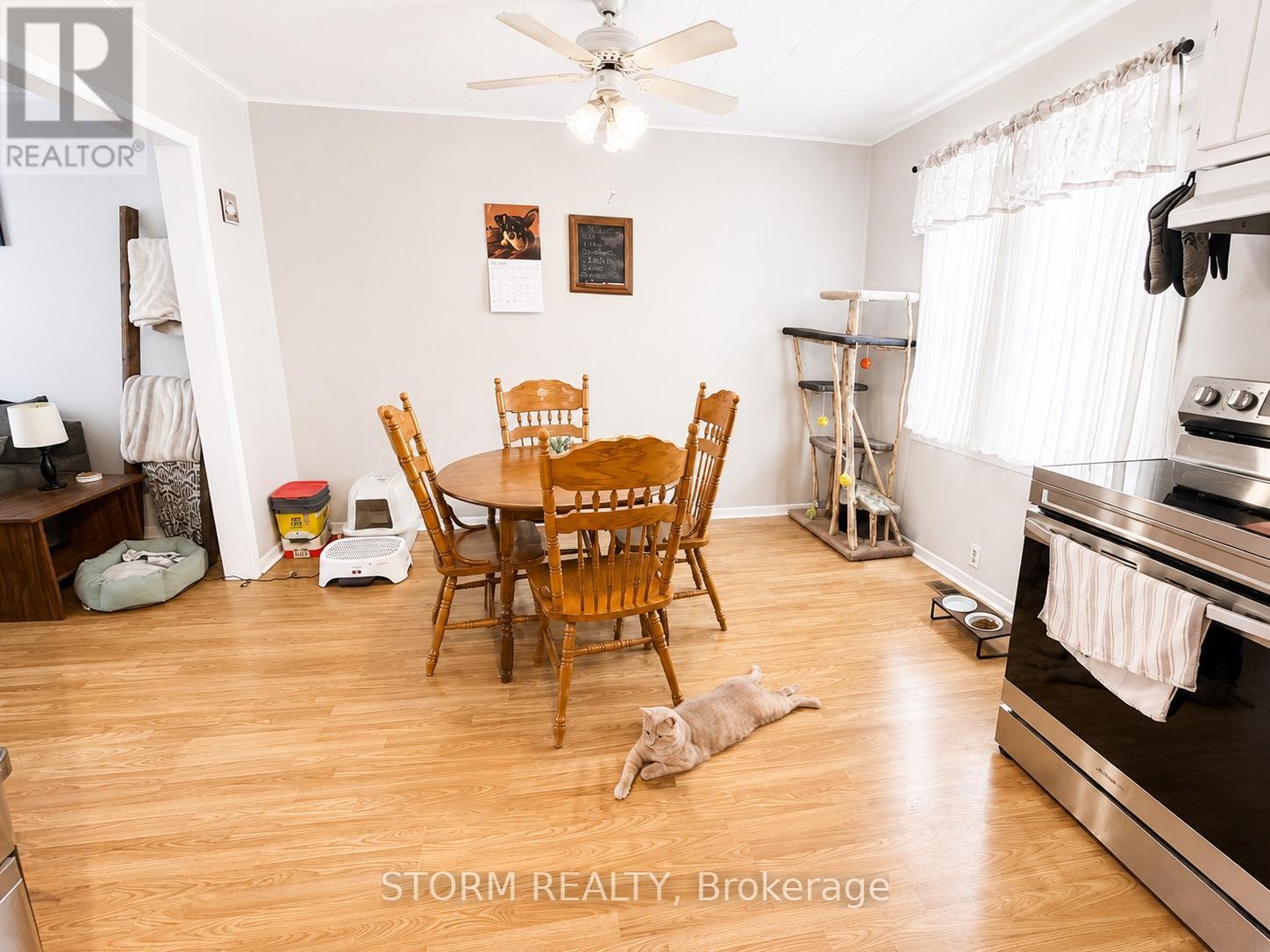 456 4TH STREET W - 11