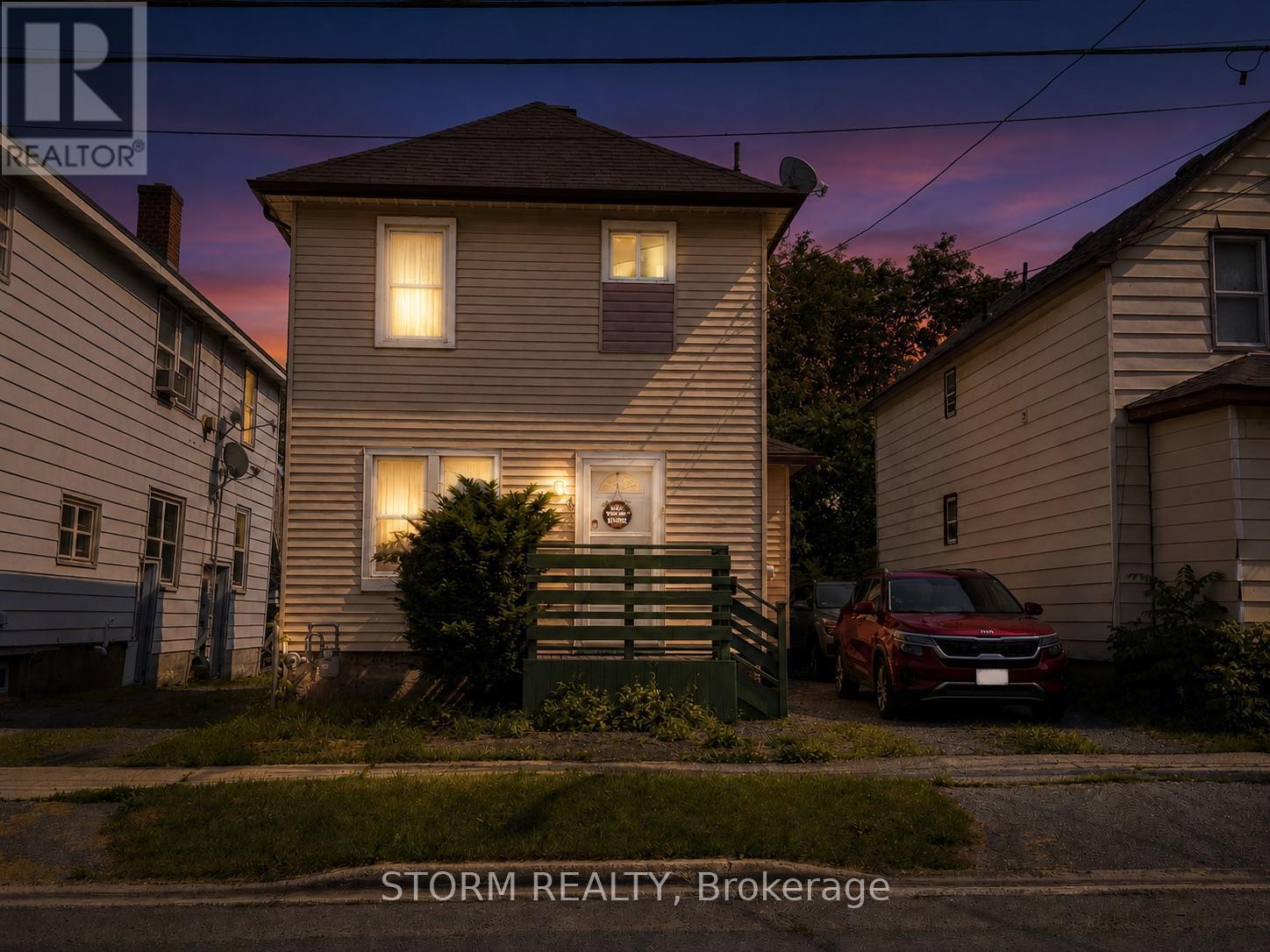 456 4TH STREET W - 2