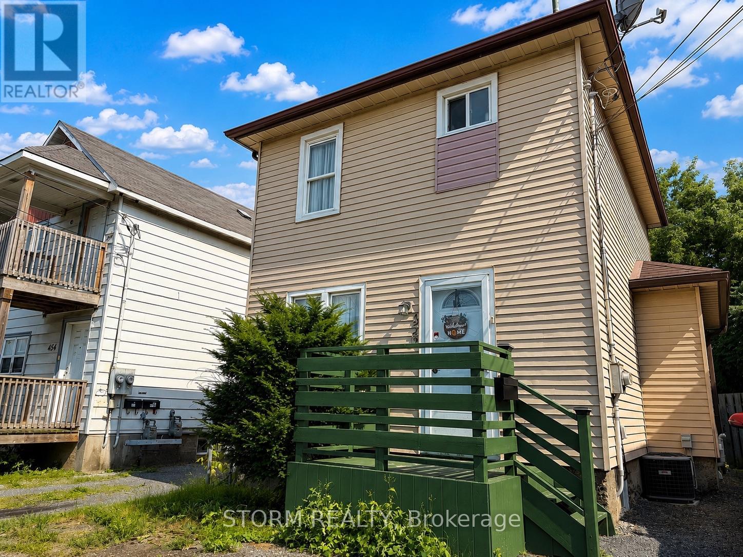 456 4TH STREET W - 28