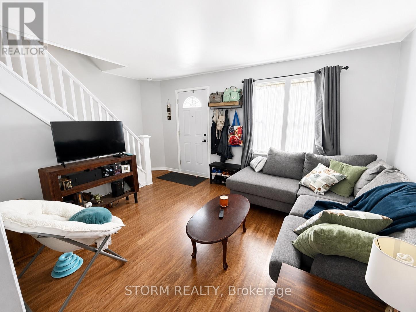 456 4TH STREET W - 7