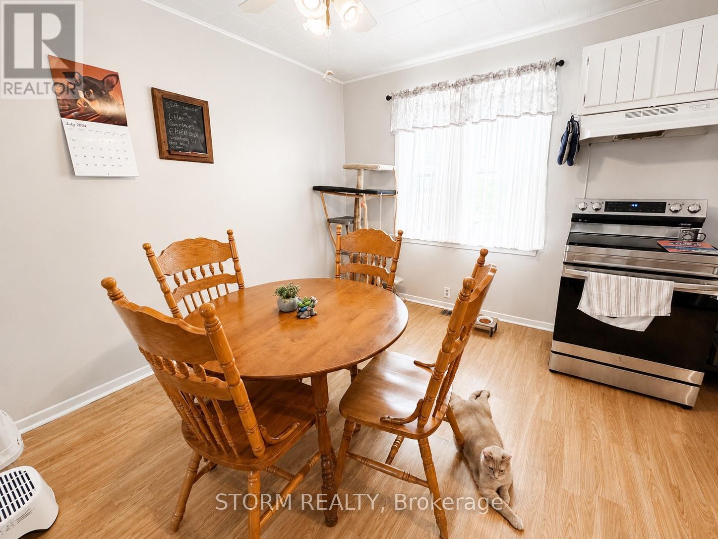 456 4TH STREET W - 9