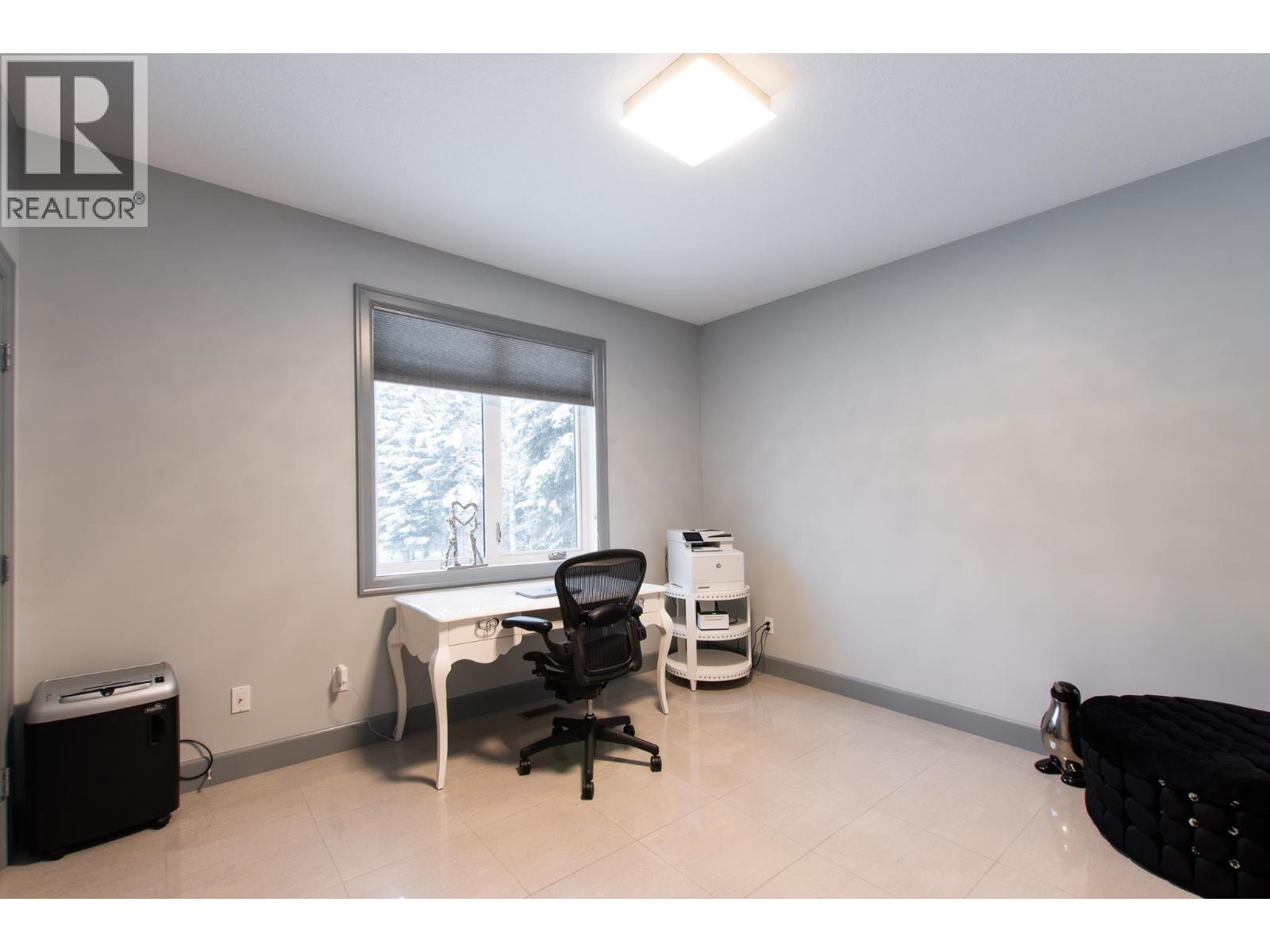 Photo 15 of 41 — 3985 EVA PLACE · Prince George, BC