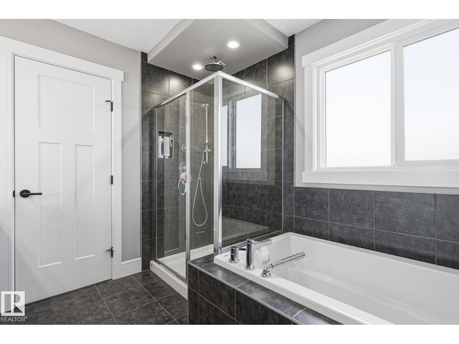 14 COPPERHAVEN DR - 18