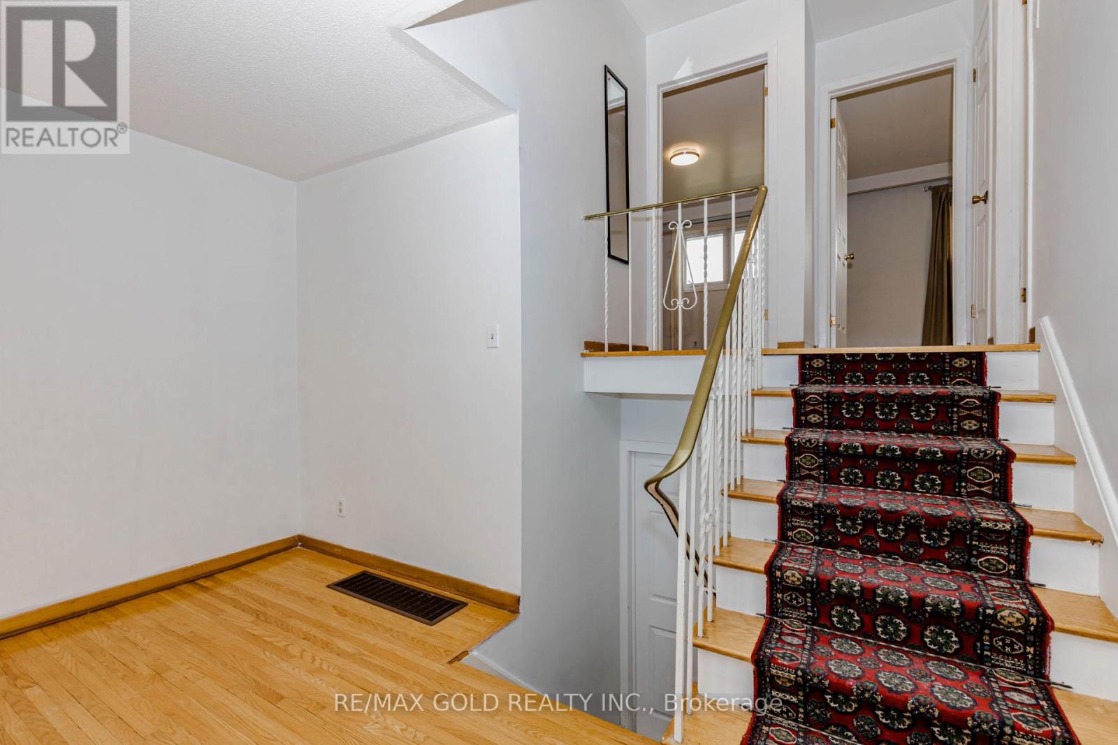 38 ACHILL CRESCENT - 19