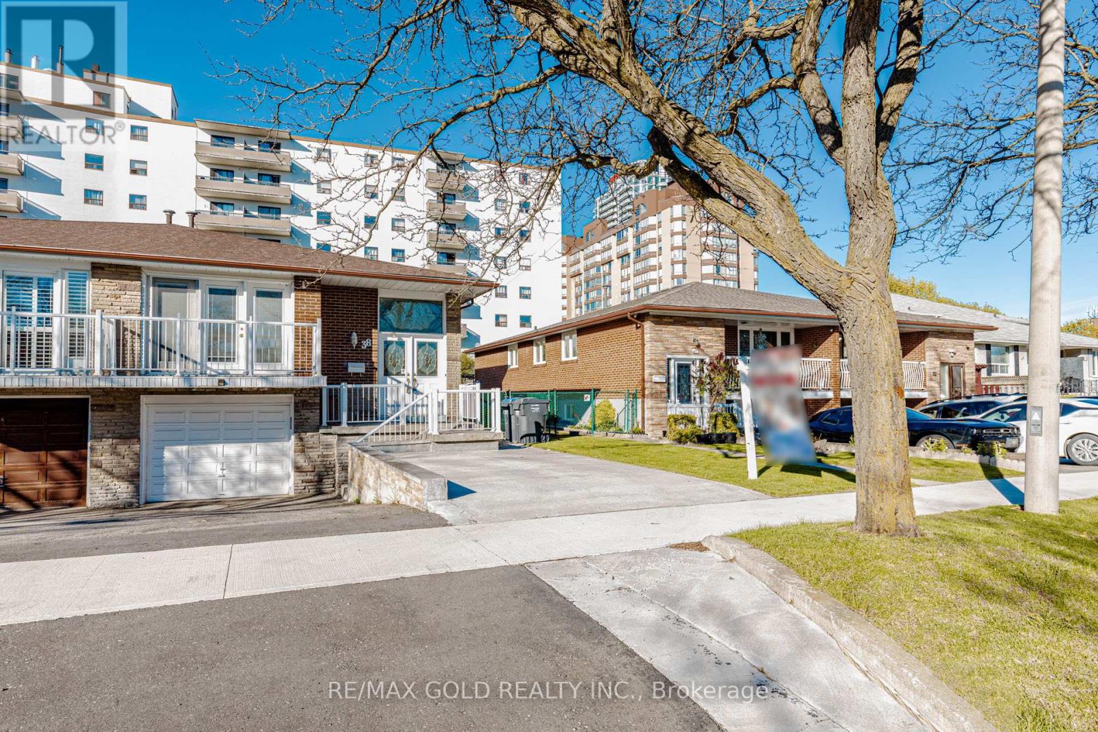 38 ACHILL CRESCENT - 2