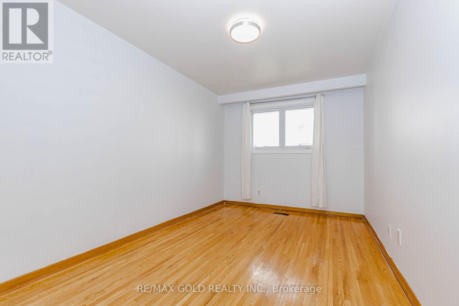38 ACHILL CRESCENT - 20