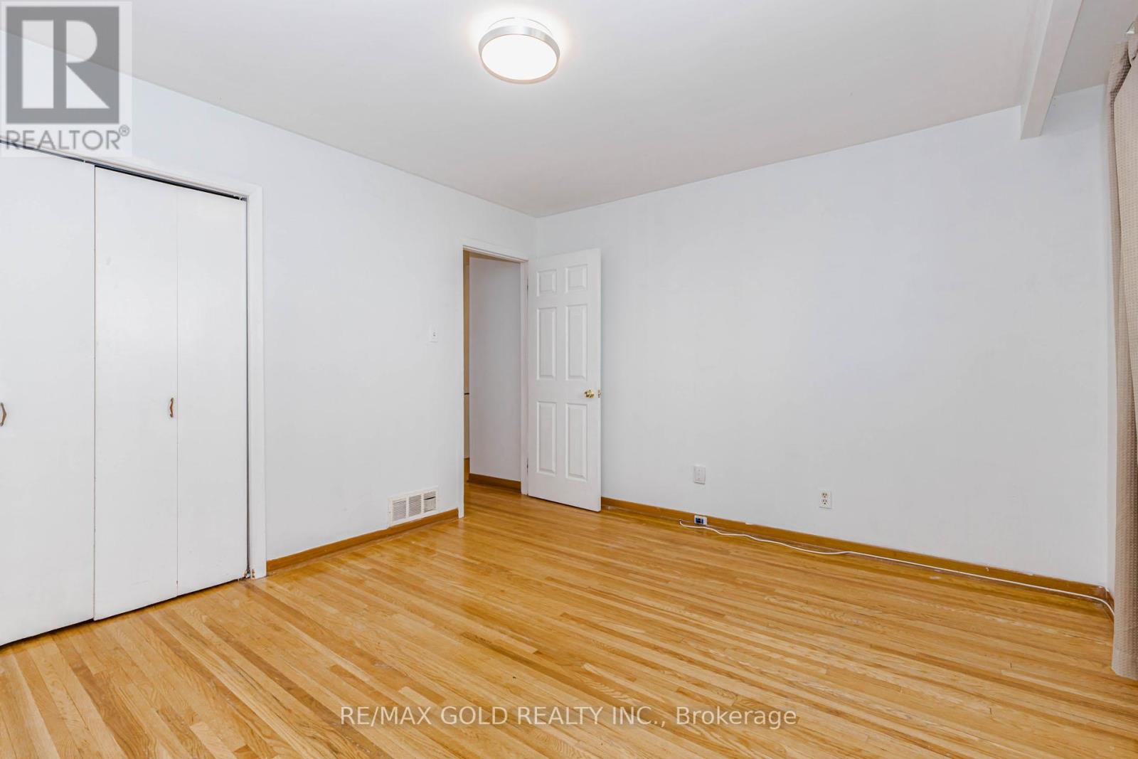 38 ACHILL CRESCENT - 28